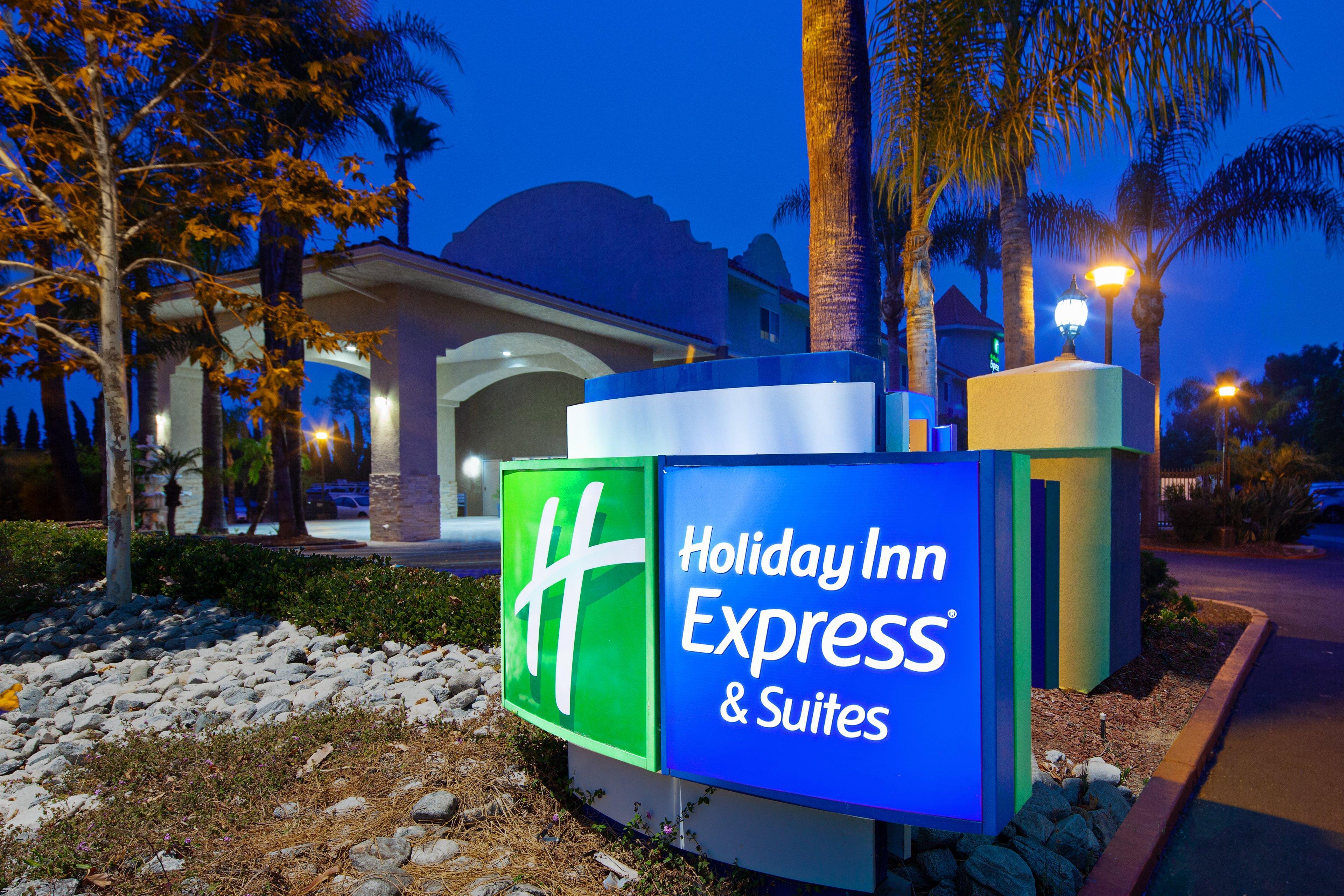 Holiday Inn Express Hotel & Suites San Diego-Escondido, An Ihg Hotel Exterior photo